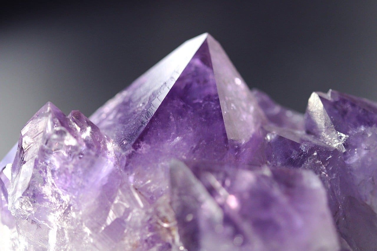 Exploring The Use Of Crystals For Chakra Balancing