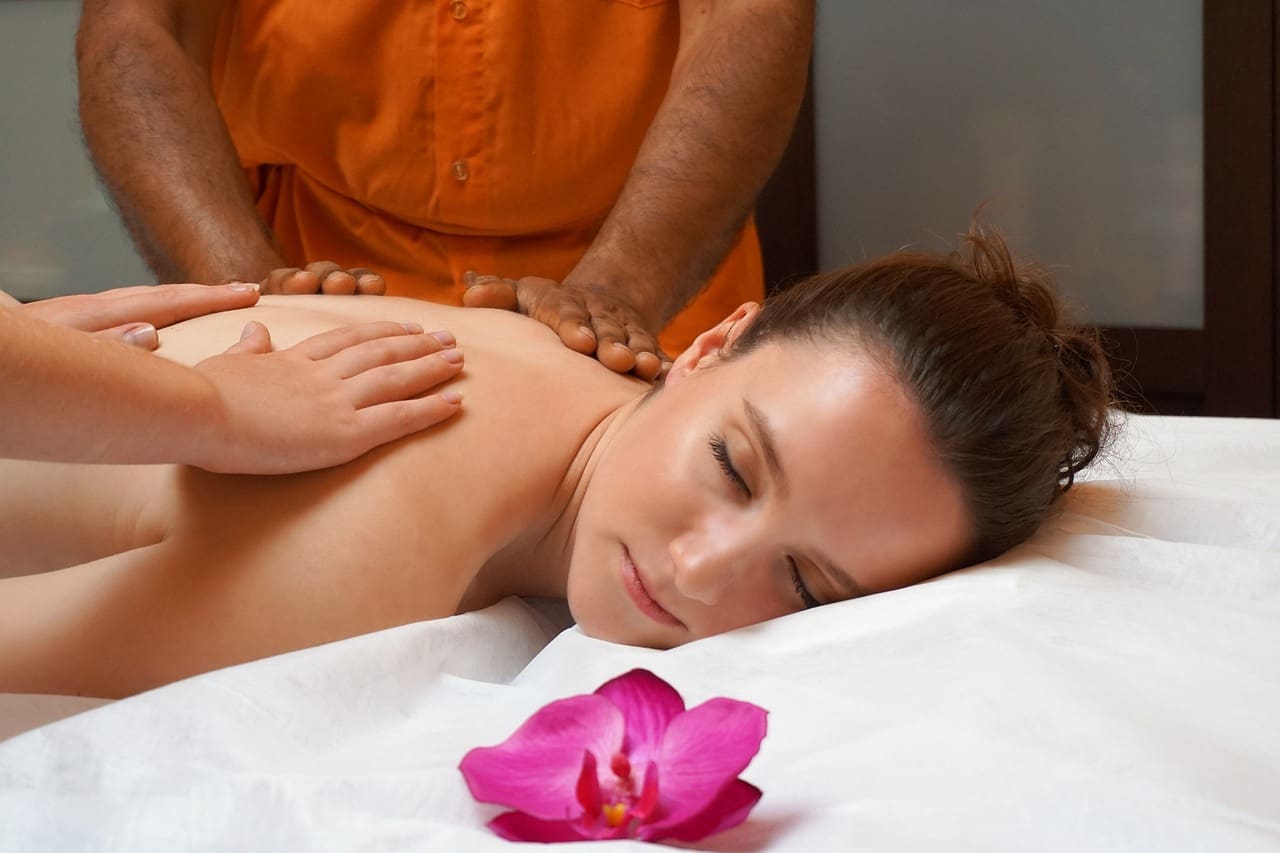 Key Benefits Of Ayurvedic Massage For Relaxation